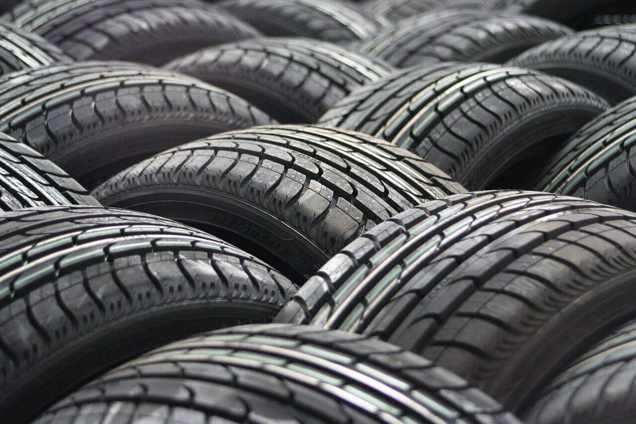 Sezon letni 2026 – kiedy wymienić opony i jak wybrać najlepszy model? - car-tyres-63928_1280_1.jpg